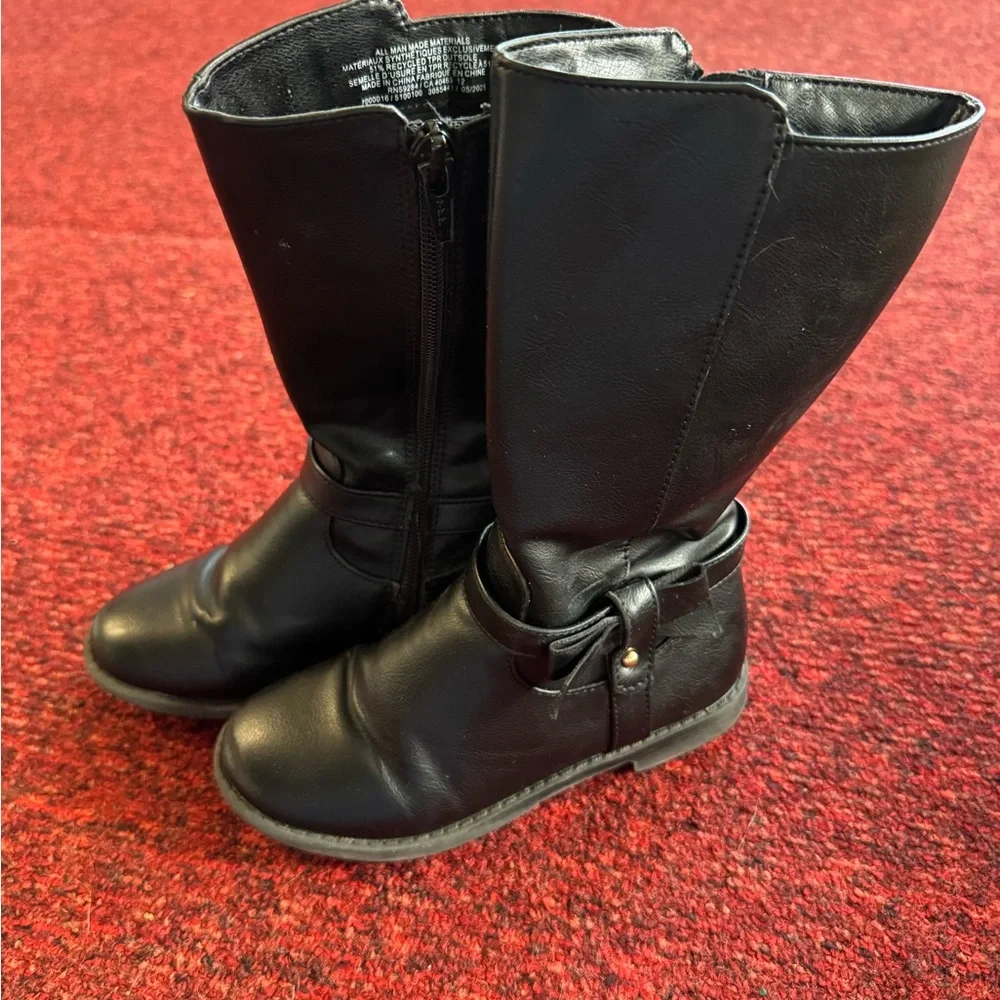 UGG lot size